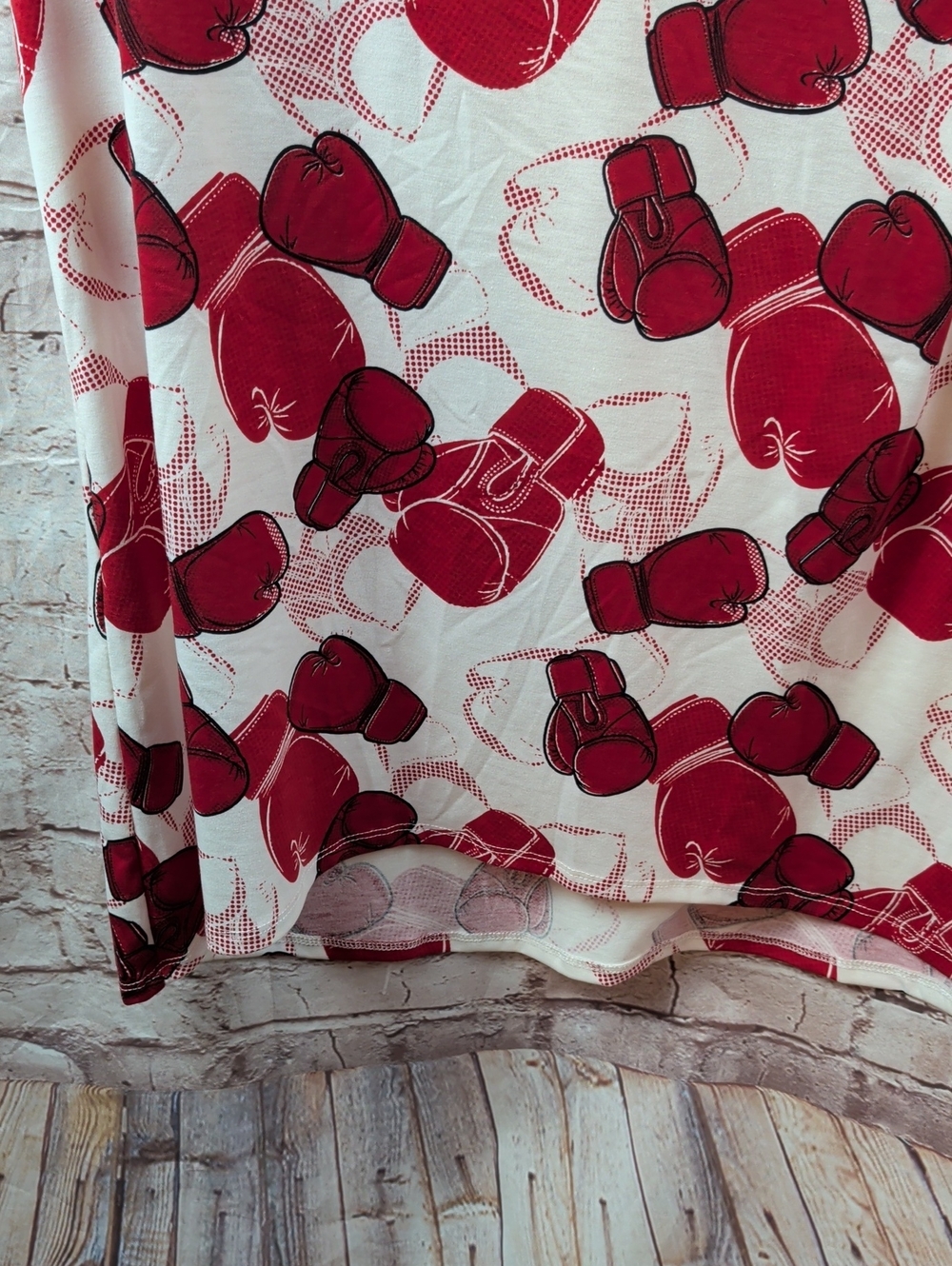 LuLaRoe Classic Tee Shirt Red Boxing Glove Print Small New Nwt - Picture 2 of 6